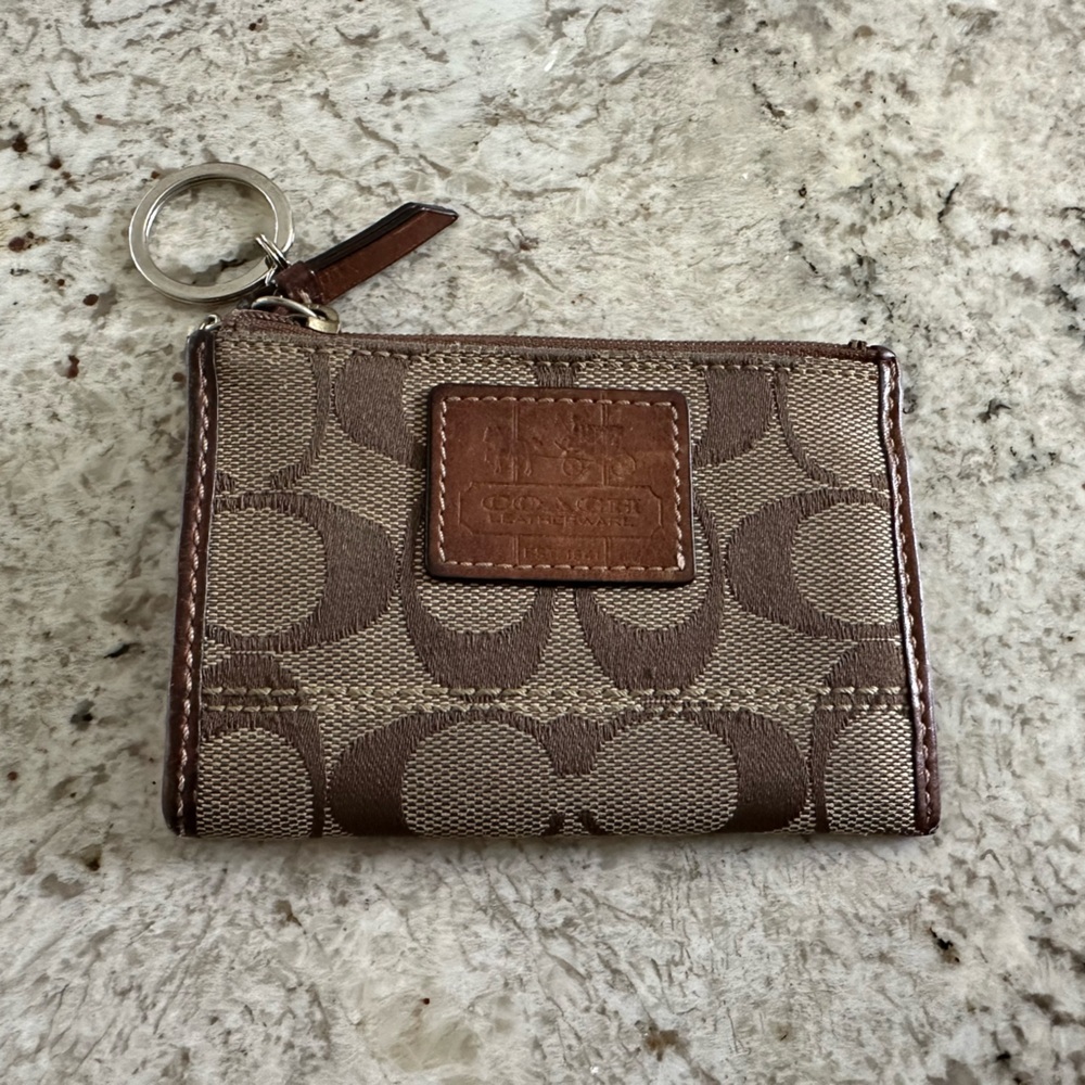 Coach Tan and Brown Monogram Wallet Key Chain Cash Coin Card Holder Pre owned